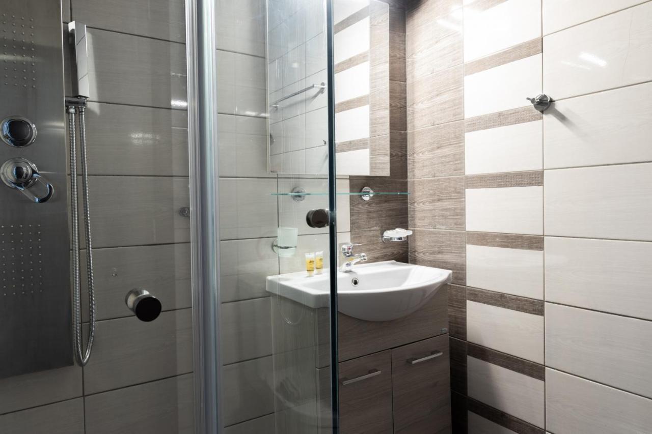 Modern Apt In Glyfada A Breath Away From The Sea - The View Atény Exteriér fotografie